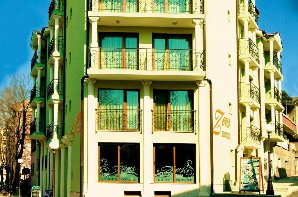 Zeus Hotel