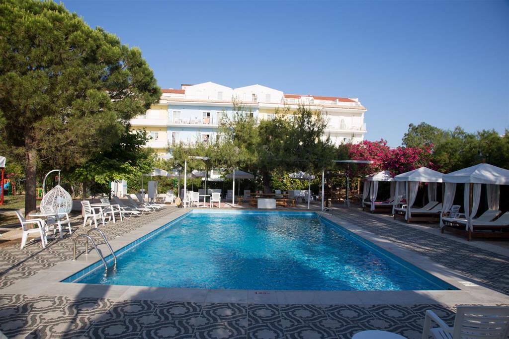Hotel Summery