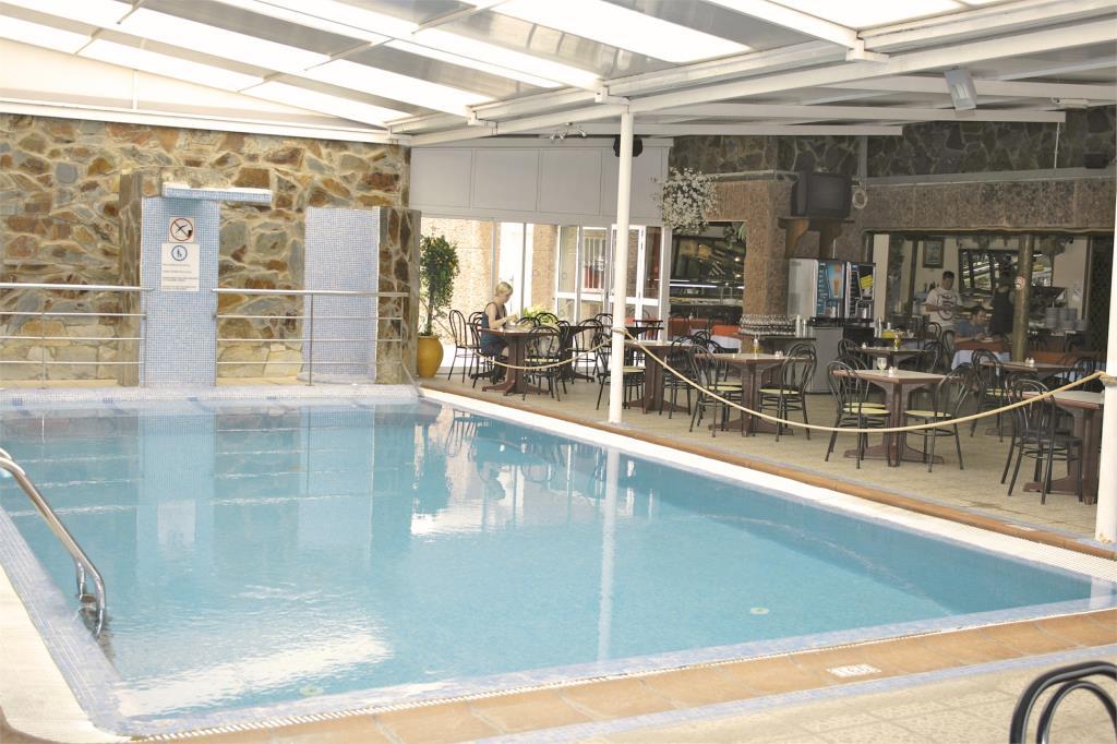 Aparthotel Corona Roja