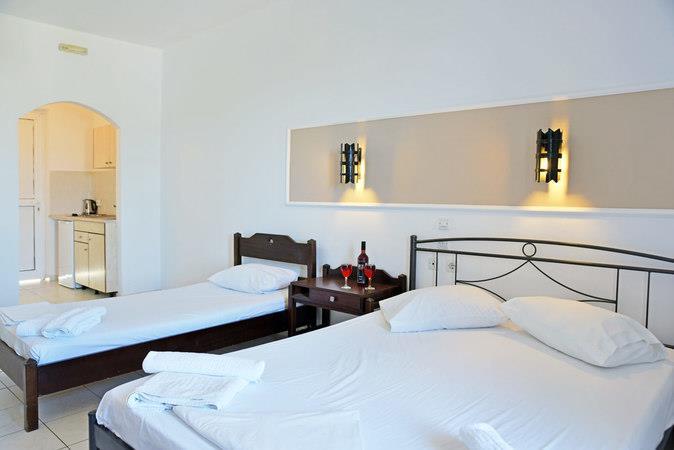 Hillside Studios & Apartments