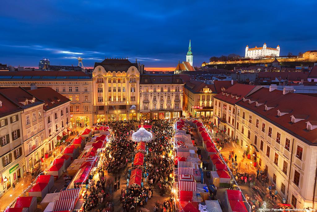 Advent Pozsonyban és a SCHLOSSHOF