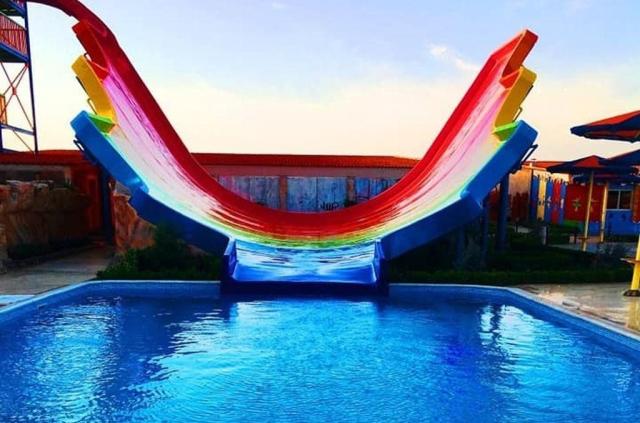 Hawaii Paradise Aqua Park Resort