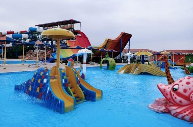 Hawaii Paradise Aqua Park Resort