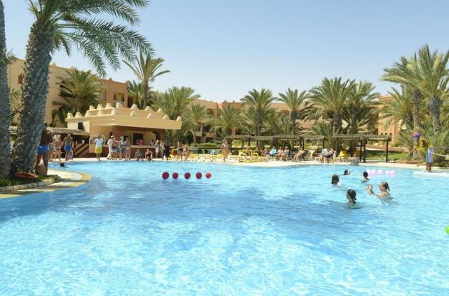 Vincc Saira Palms