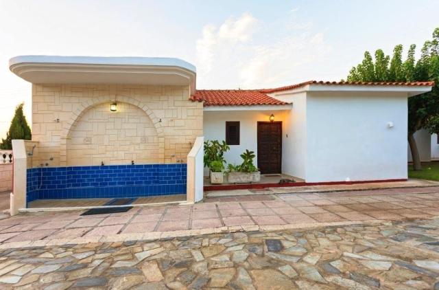 Alykes Park Bungalows & Apartments 