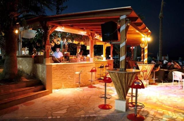 Eri Beach & Village
