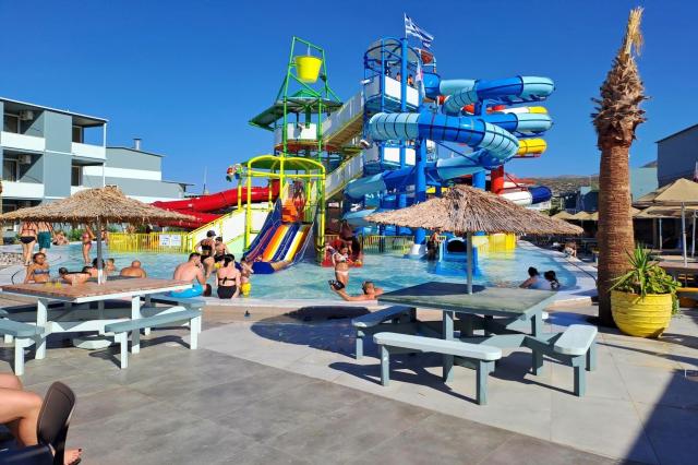 Eri Beach & Village
