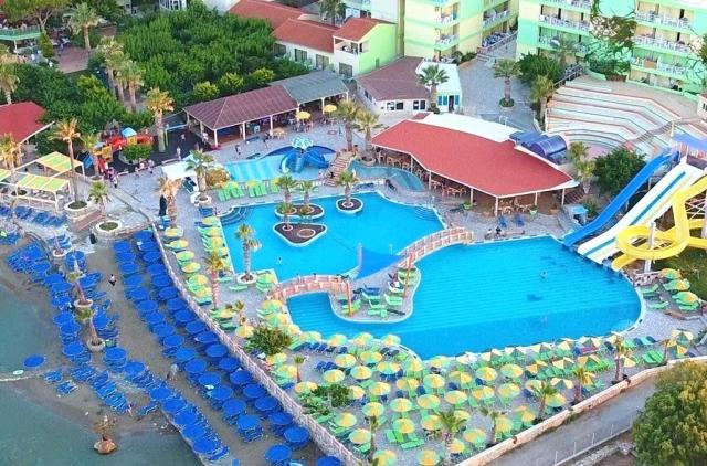 Eri Beach & Village