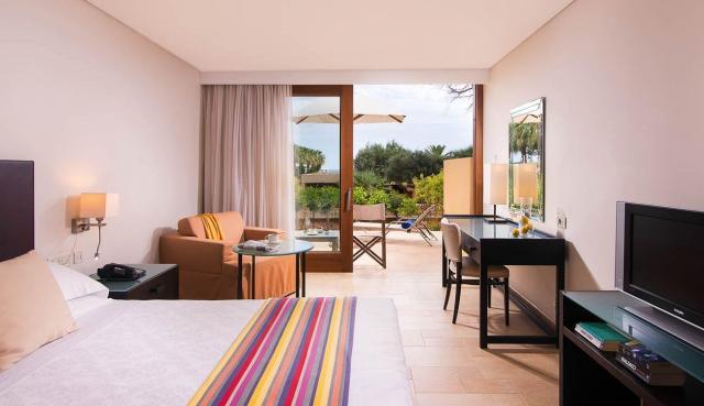 Kernos Beach Hotel and Bungalows