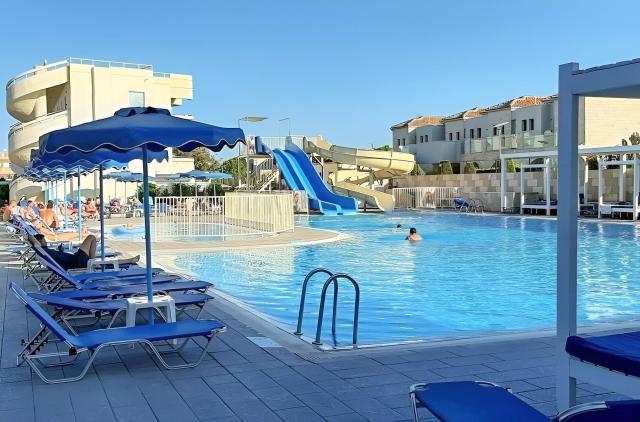 Delfinia Resort