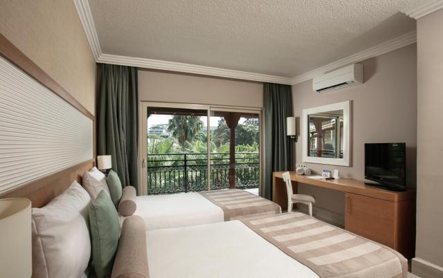 Paloma Oceana Resort