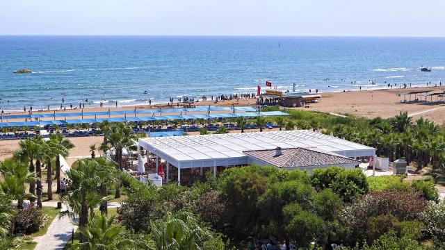 Club Grand Side