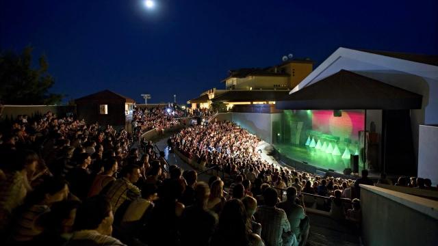 Club Grand Side