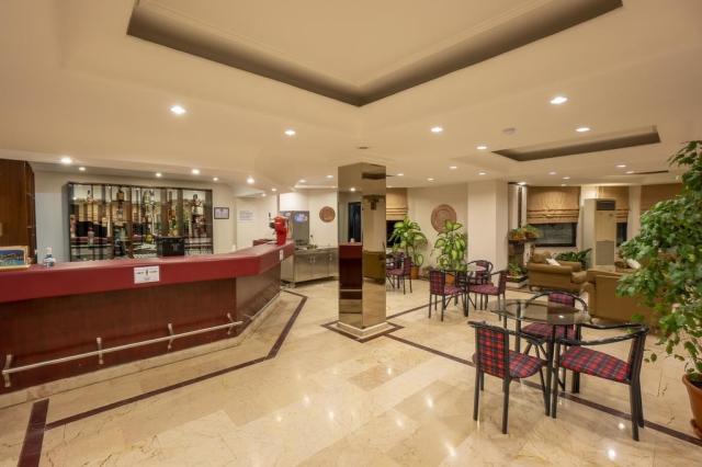 Club Titan Hotel