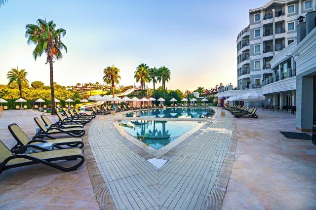 Royal Atlantis Beach