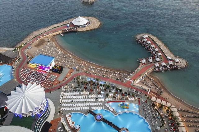 Granada Luxury Resort & Spa