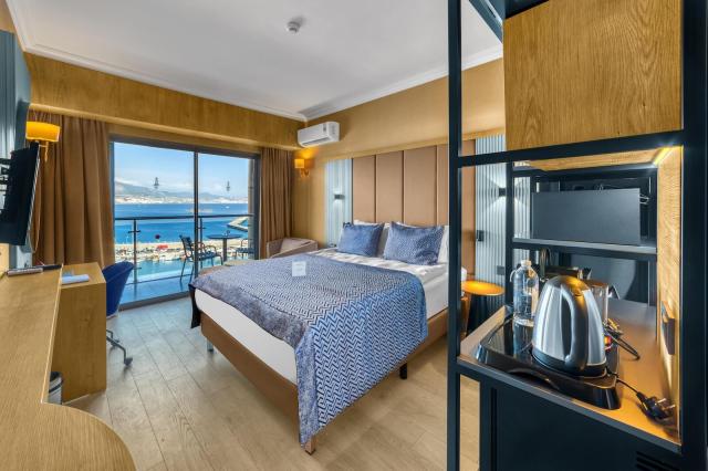 Numa Port Hotel