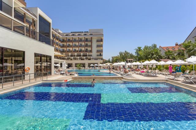 Glamour Resort Spa