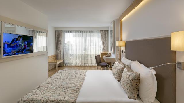 Glamour Resort Spa