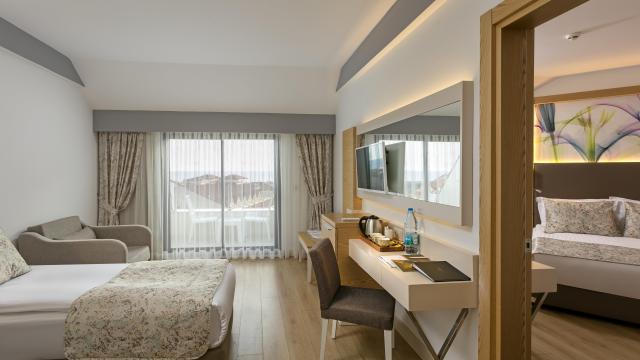 Glamour Resort Spa