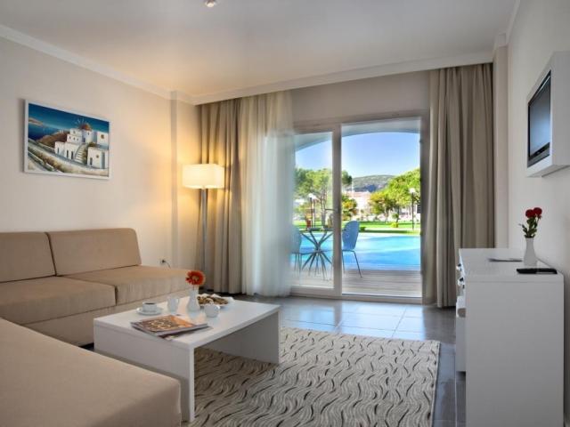 Batihan Beach Resort & Spa
