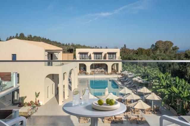 Ekati Mare Suites & Villas