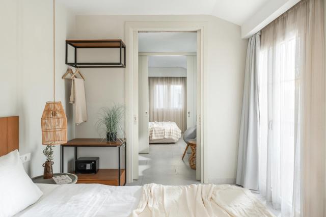 Ekati Mare Suites & Villas