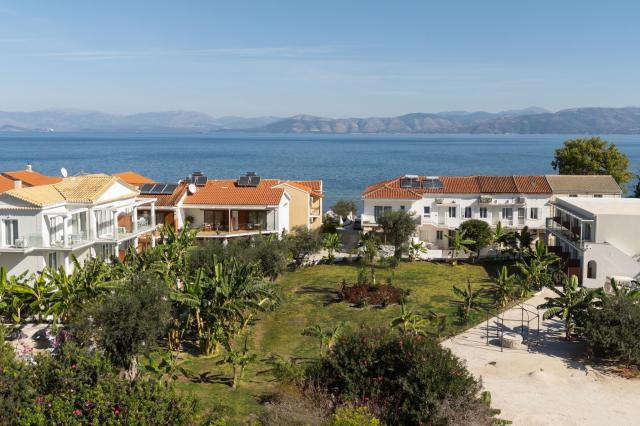 Ekati Mare Suites & Villas