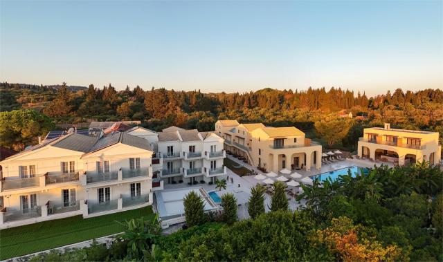 Ekati Mare Suites & Villas