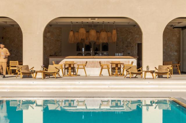 Ekati Mare Suites & Villas