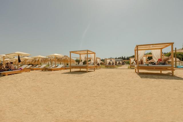 Ekati Mare Suites & Villas