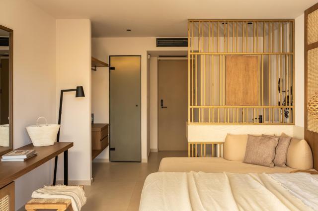Ekati Mare Suites & Villas