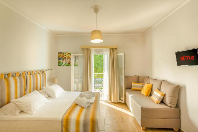 Ekati Mare Suites & Villas