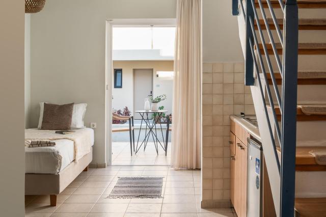Ekati Mare Suites & Villas