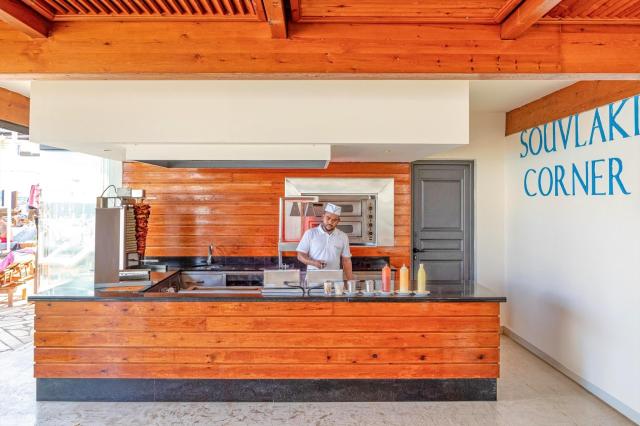 Roda Beach Resort&Spa