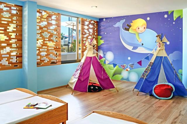 Roda Beach Resort&Spa