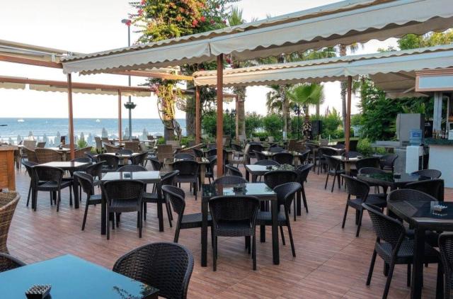 Side Bay Hotel