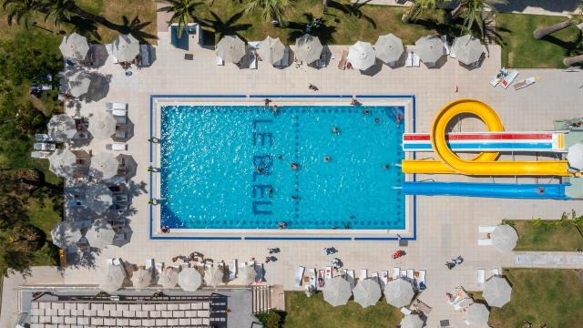 Le Bleu Hotel