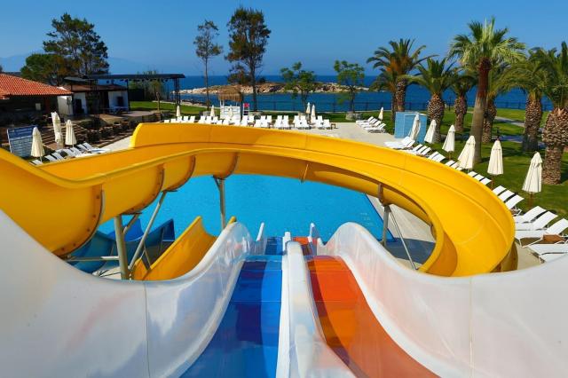 Le Bleu Hotel