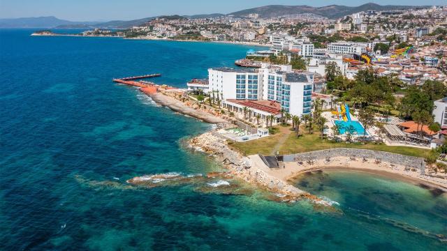 Le Bleu Hotel