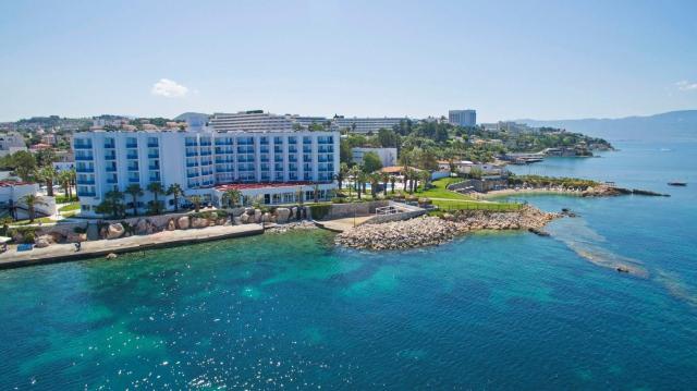 Le Bleu Hotel