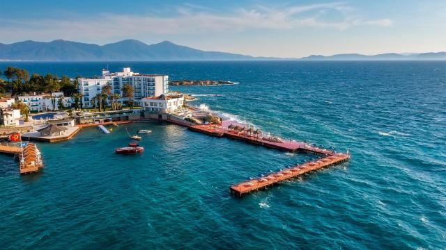 Le Bleu Hotel