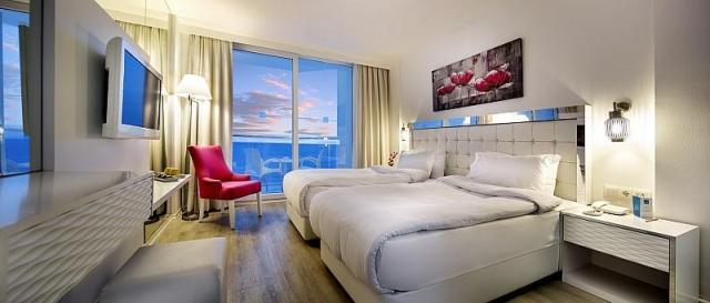 Le Bleu Hotel