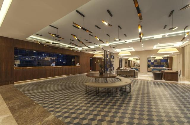 Le Bleu Hotel