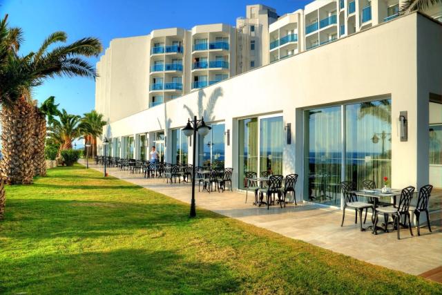 Le Bleu Hotel