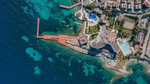 Le Bleu Hotel