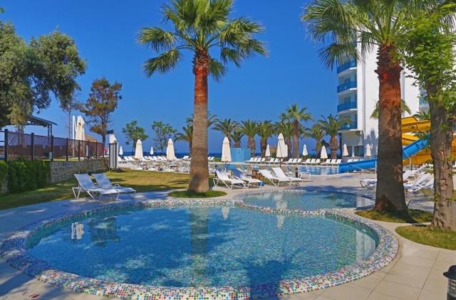 Le Bleu Hotel