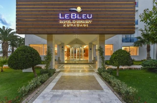 Le Bleu Hotel