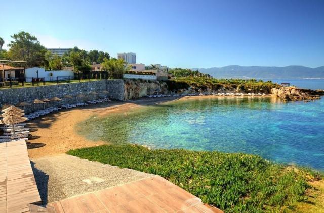Le Bleu Hotel