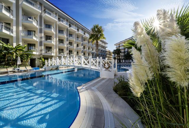 Ramada Hotel & Suites Kusadasi
